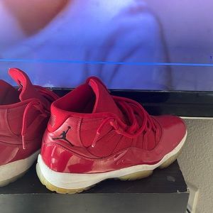 Jordan 11 Retros Size: 10 1/2